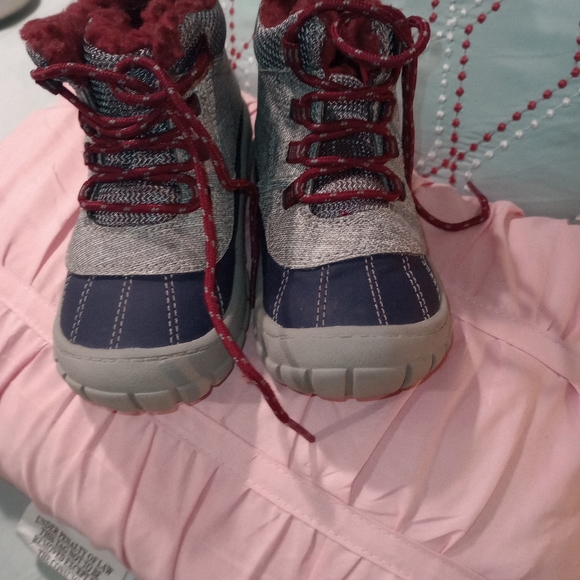 Wonder nation boots for boys. Size 8 - Picture 4 of 6